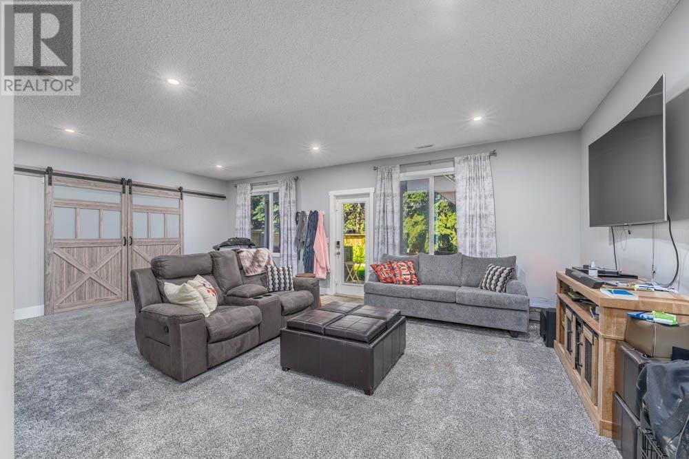 Single Family House for Sale in C Silvergrove Place NW Silver Springs Calgary 