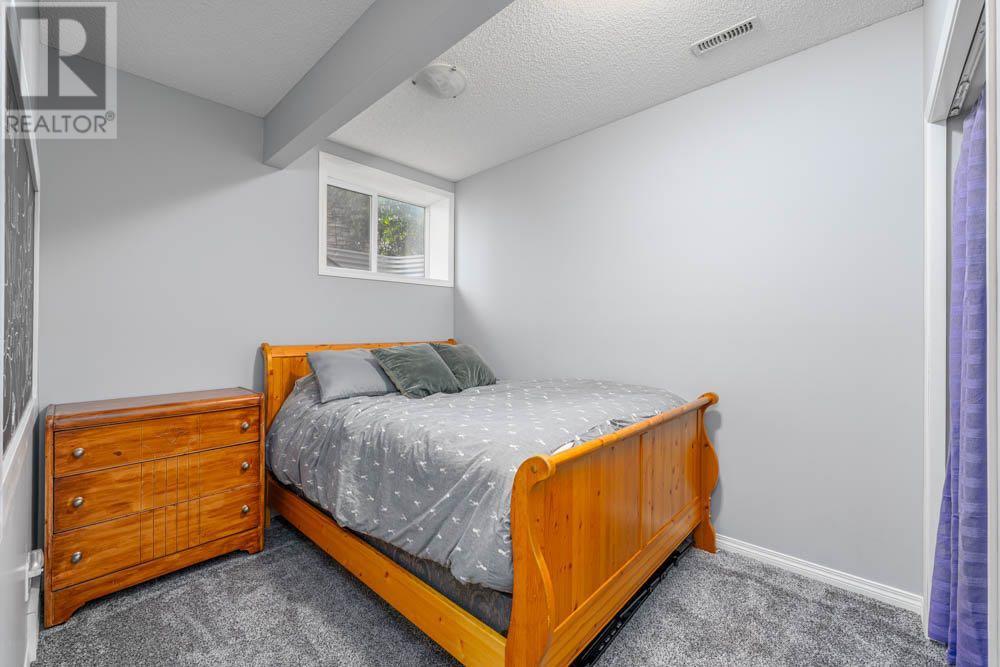 Single Family House for Sale in C Silvergrove Place NW Silver Springs Calgary 