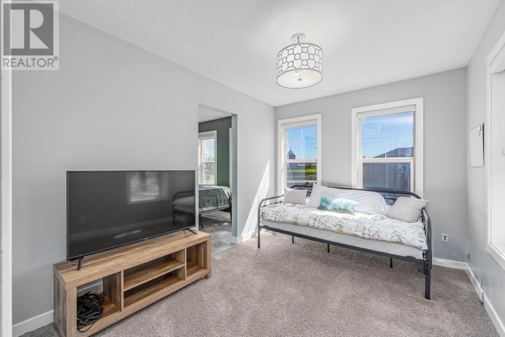 Single Family House for Sale in C Silvergrove Place NW Silver Springs Calgary 