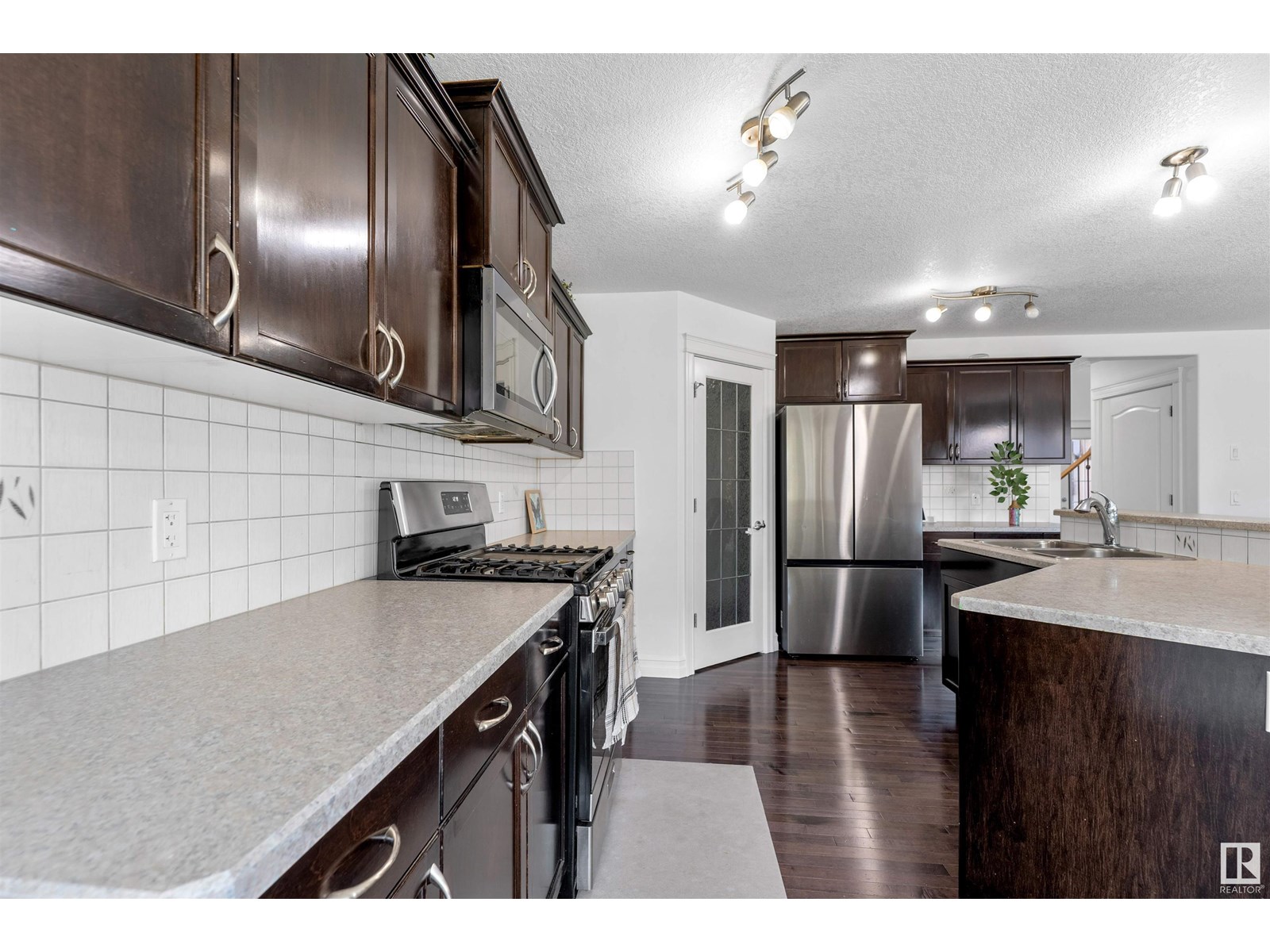Photo 4 of 1115 61 St Sw, Edmonton AB