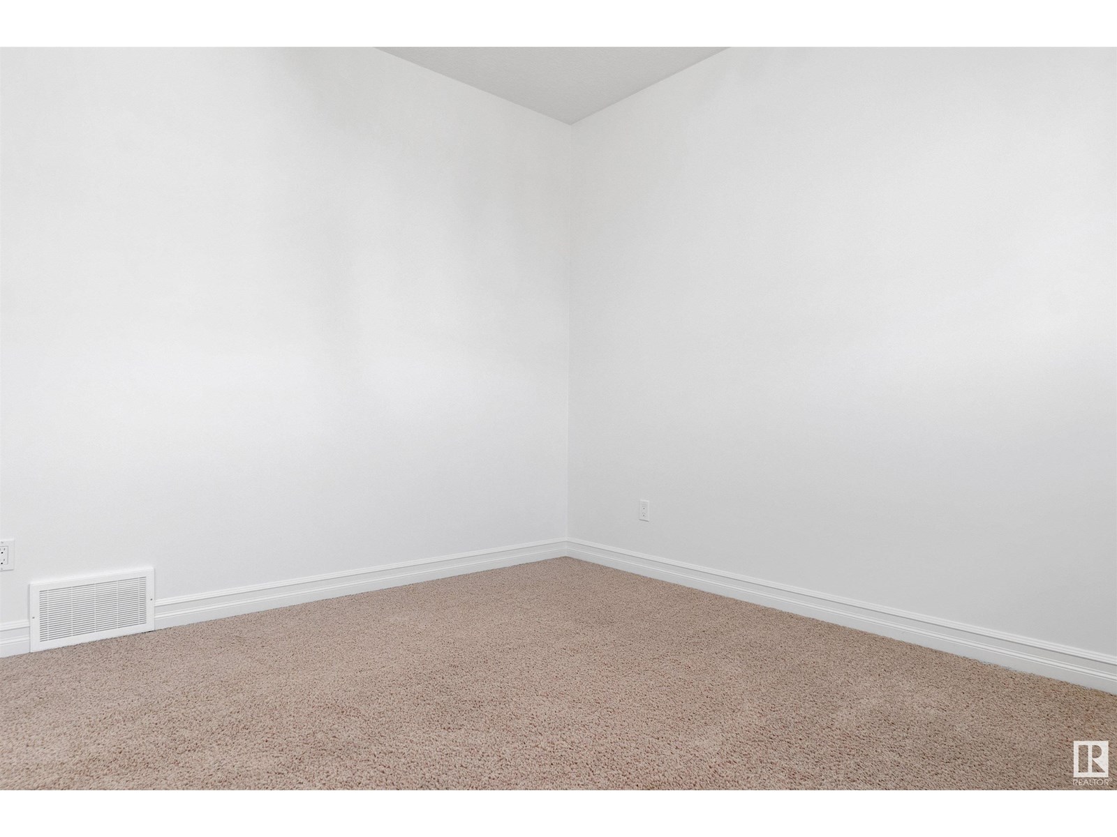 Photo 3 of 1115 61 St Sw, Edmonton AB