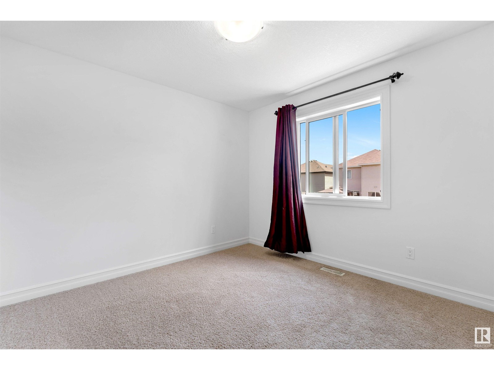 Photo 2 of 1115 61 St Sw, Edmonton AB
