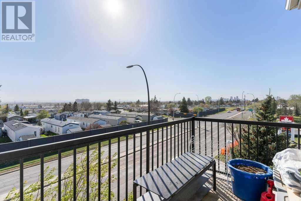 Single Family House for Sale in   Erin Woods Court SE Erin Woods Calgary 