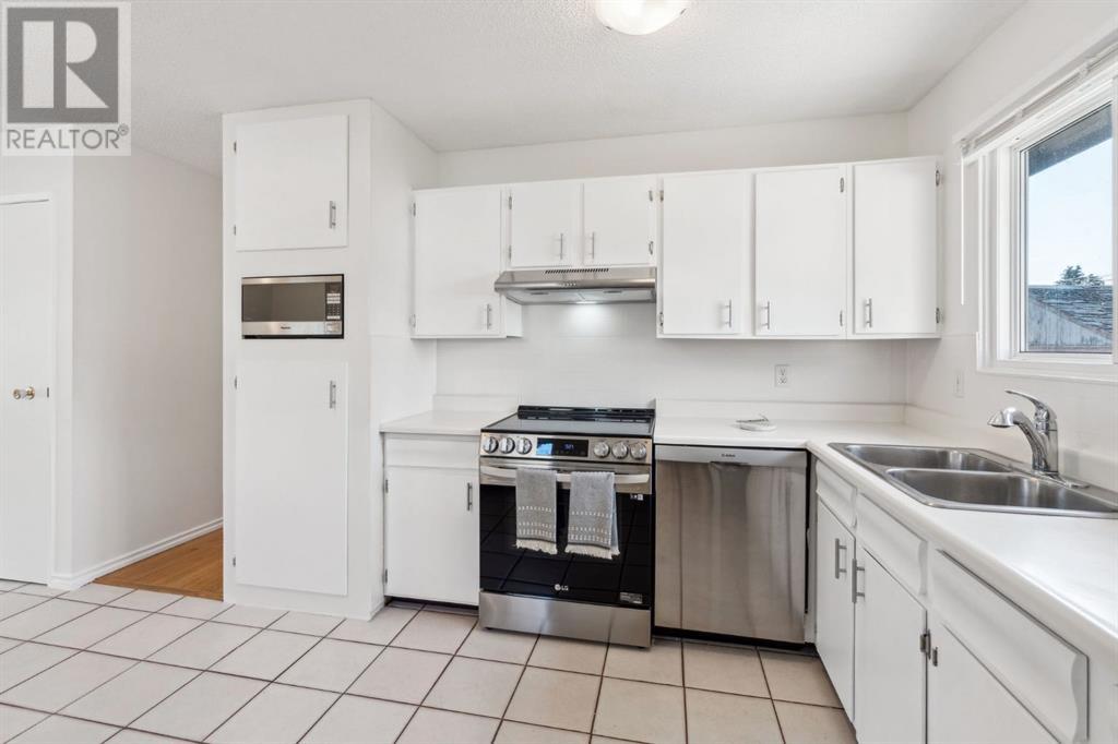 Single Family House Bungalow for Sale in  Huntington Close NE Huntington Hills Calgary 
