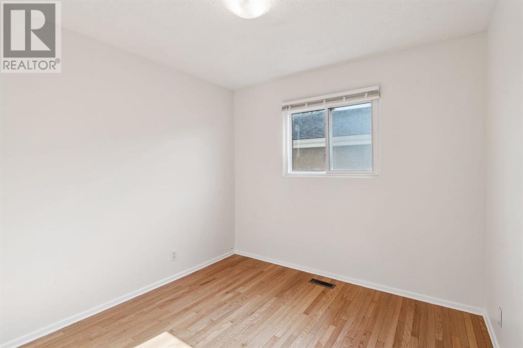 Single Family House Bungalow for Sale in  Huntington Close NE Huntington Hills Calgary 