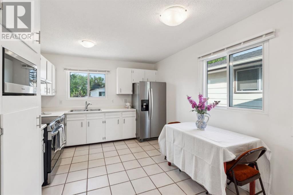 Single Family House Bungalow for Sale in  Huntington Close NE Huntington Hills Calgary 