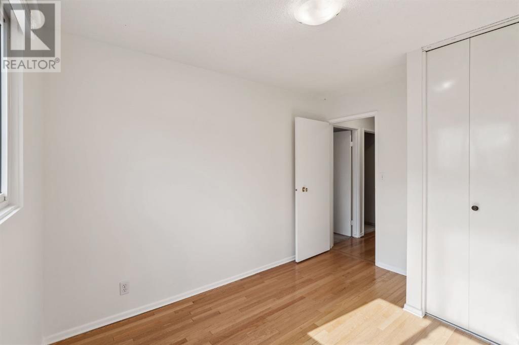 Single Family House Bungalow for Sale in  Huntington Close NE Huntington Hills Calgary 
