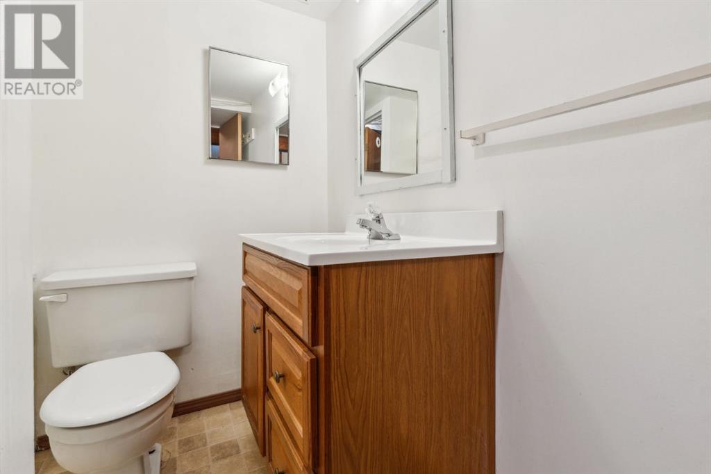 Single Family House Bungalow for Sale in  Huntington Close NE Huntington Hills Calgary 