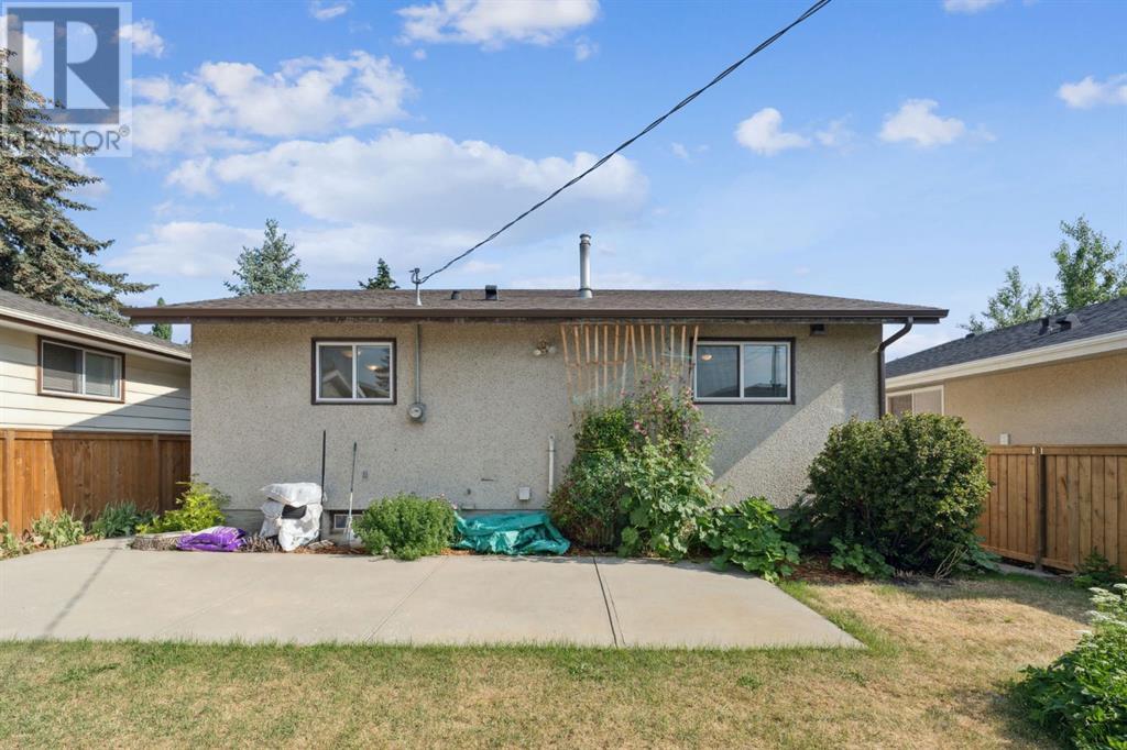 Single Family House Bungalow for Sale in  Huntington Close NE Huntington Hills Calgary 