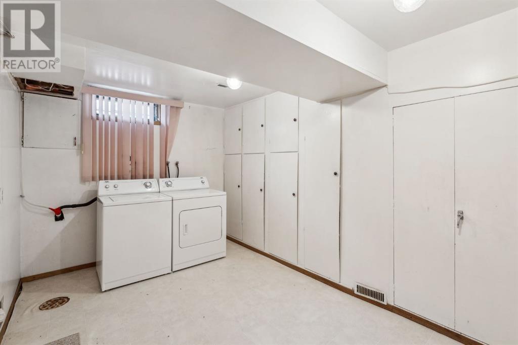 Single Family House Bungalow for Sale in  Huntington Close NE Huntington Hills Calgary 