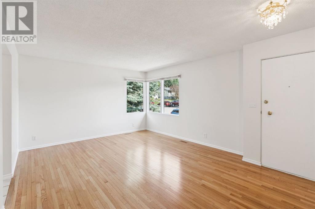 Single Family House Bungalow for Sale in  Huntington Close NE Huntington Hills Calgary 