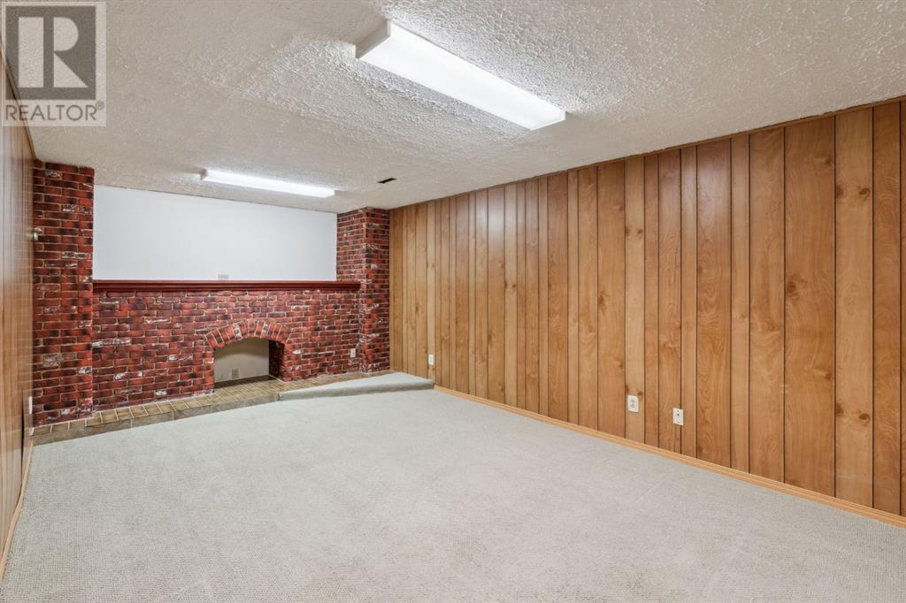 Single Family House Bungalow for Sale in  Huntington Close NE Huntington Hills Calgary 