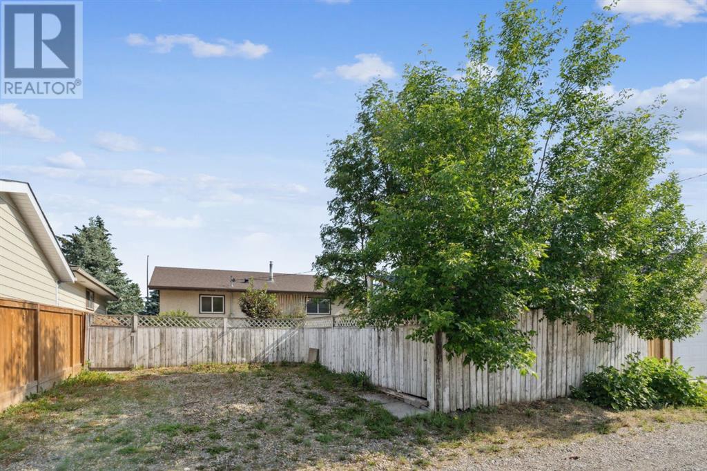 Single Family House Bungalow for Sale in  Huntington Close NE Huntington Hills Calgary 