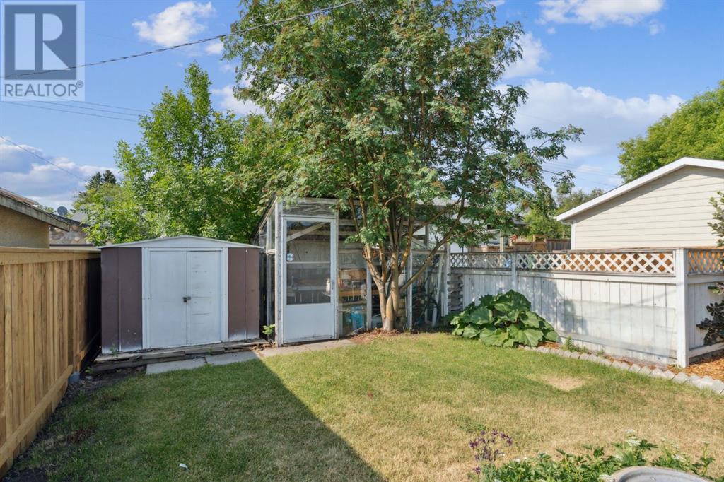 Single Family House Bungalow for Sale in  Huntington Close NE Huntington Hills Calgary 