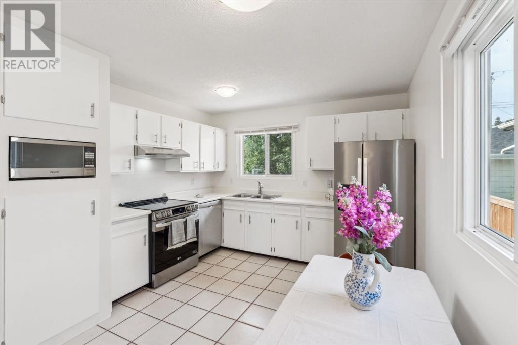 Single Family House Bungalow for Sale in  Huntington Close NE Huntington Hills Calgary 