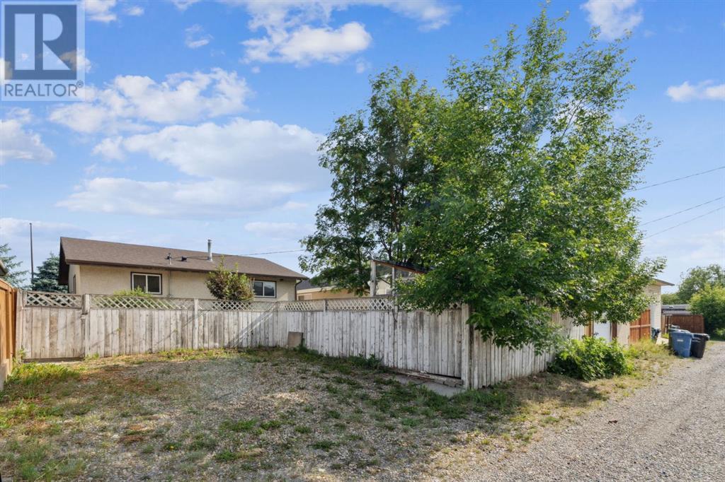 Single Family House Bungalow for Sale in  Huntington Close NE Huntington Hills Calgary 