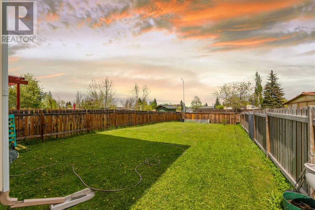 Single Family House for Sale in  Berkley Close NW Beddington Heights Calgary 