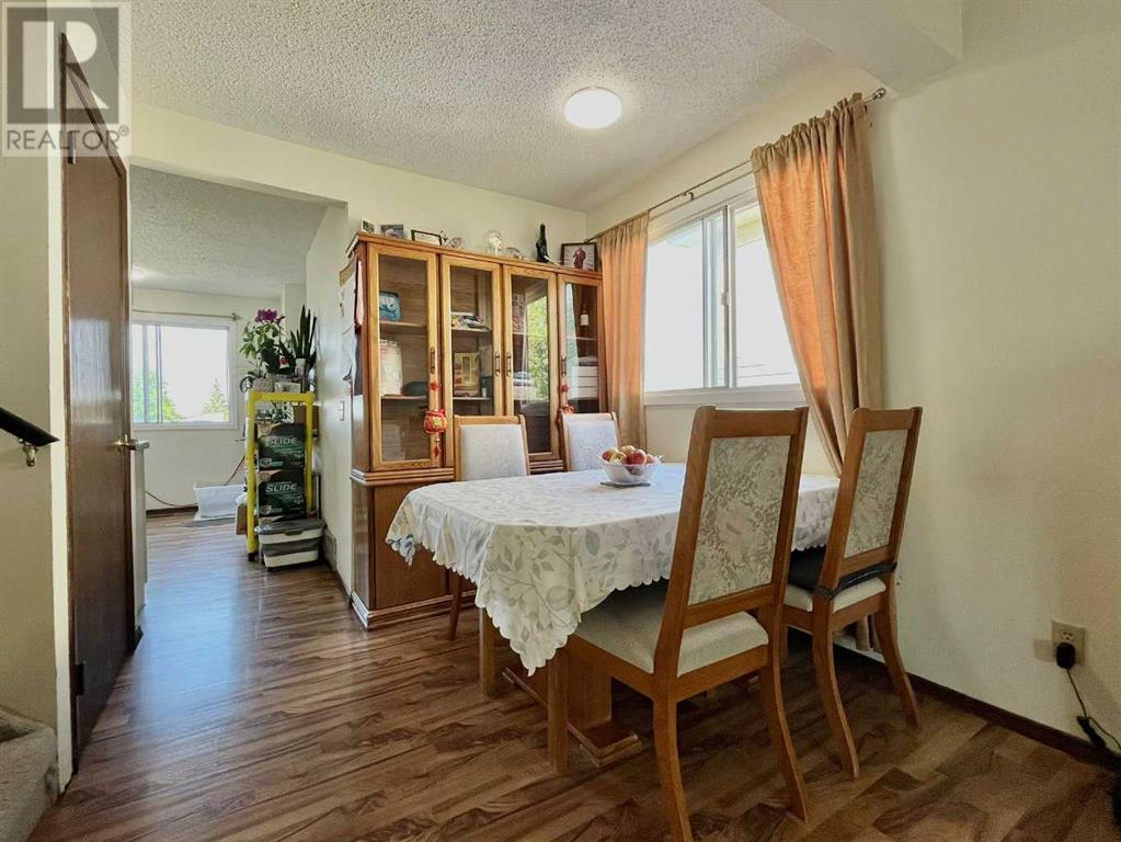 Single Family House for Sale in  Berkley Close NW Beddington Heights Calgary 
