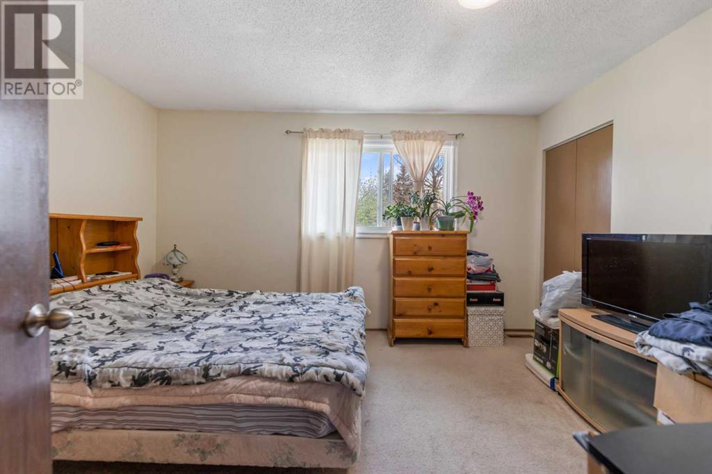 Single Family House for Sale in  Berkley Close NW Beddington Heights Calgary 