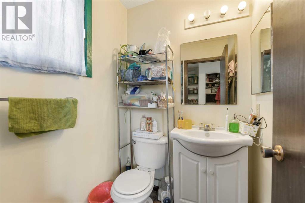 Single Family House for Sale in  Berkley Close NW Beddington Heights Calgary 