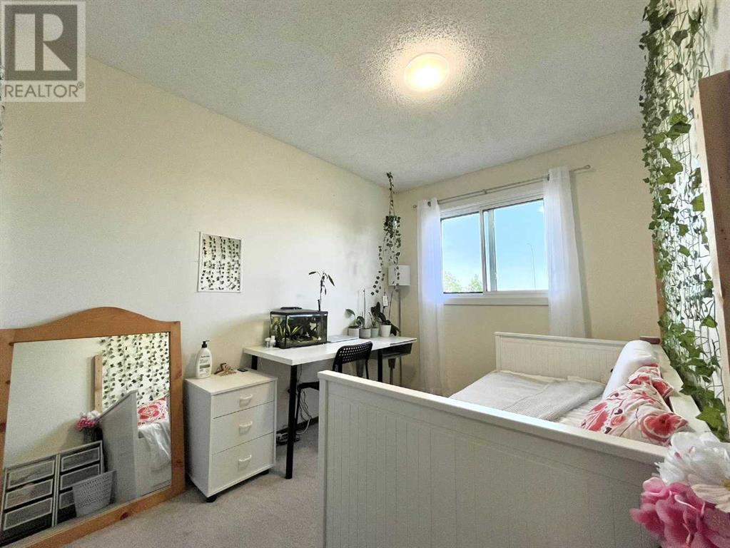 Single Family House for Sale in  Berkley Close NW Beddington Heights Calgary 
