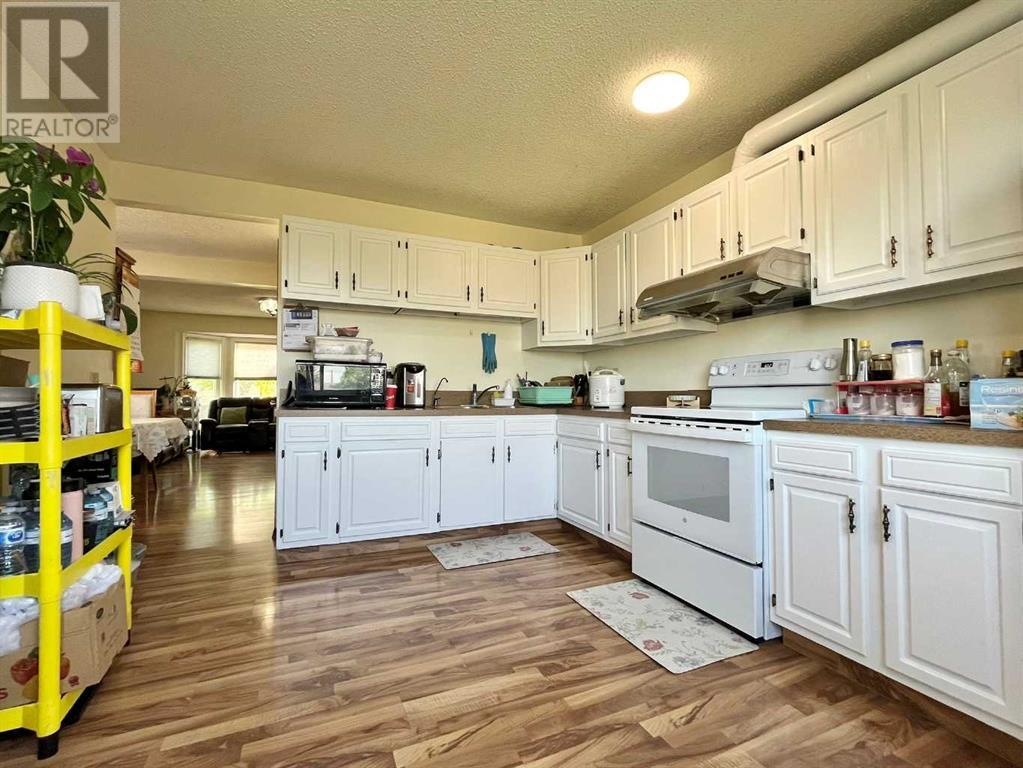 Single Family House for Sale in  Berkley Close NW Beddington Heights Calgary 