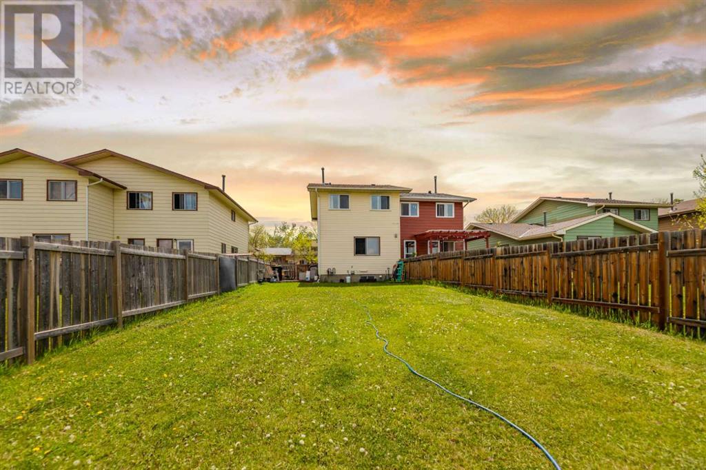 Single Family House for Sale in  Berkley Close NW Beddington Heights Calgary 