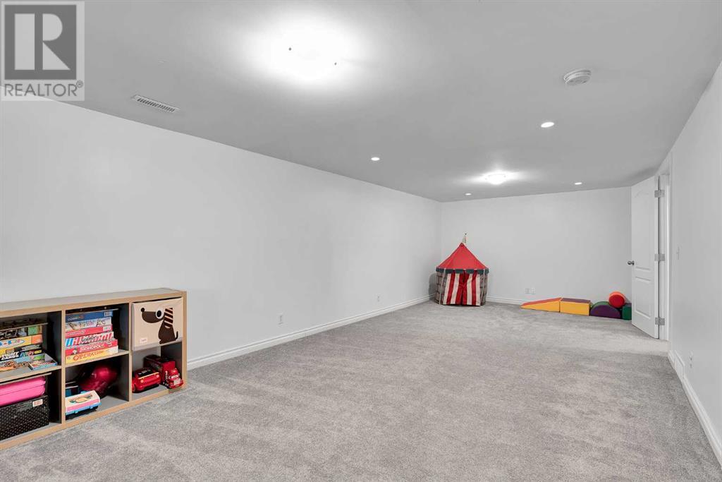 Single Family House Bungalow for Sale in   Avenue SW Haysboro Calgary 