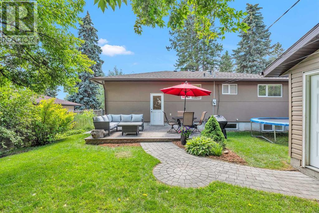Single Family House Bungalow for Sale in   Avenue SW Haysboro Calgary 