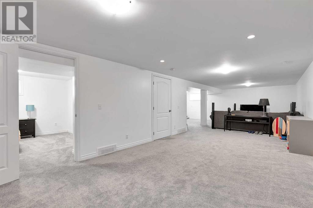 Single Family House Bungalow for Sale in   Avenue SW Haysboro Calgary 