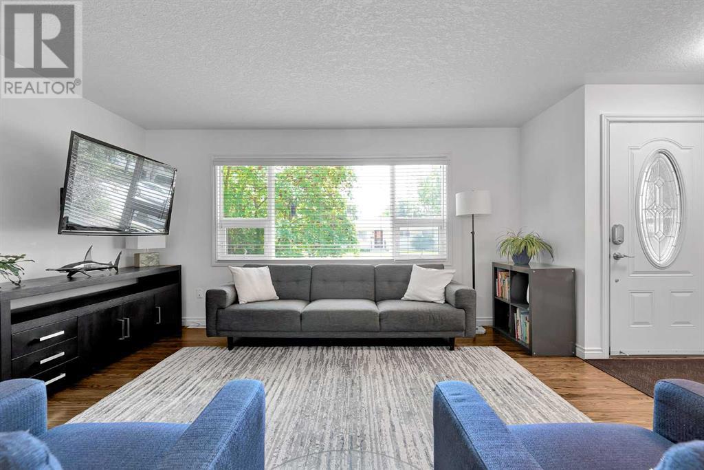 Single Family House Bungalow for Sale in   Avenue SW Haysboro Calgary 