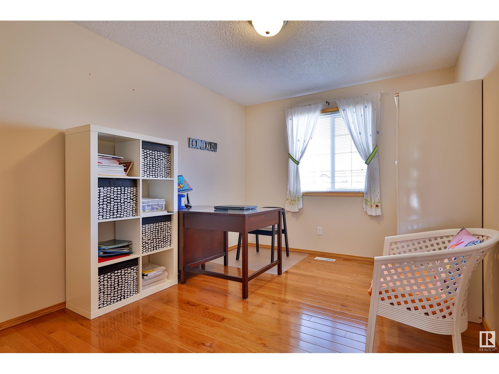 Photo 43 of 125 Dechene Rd Nw, Edmonton AB