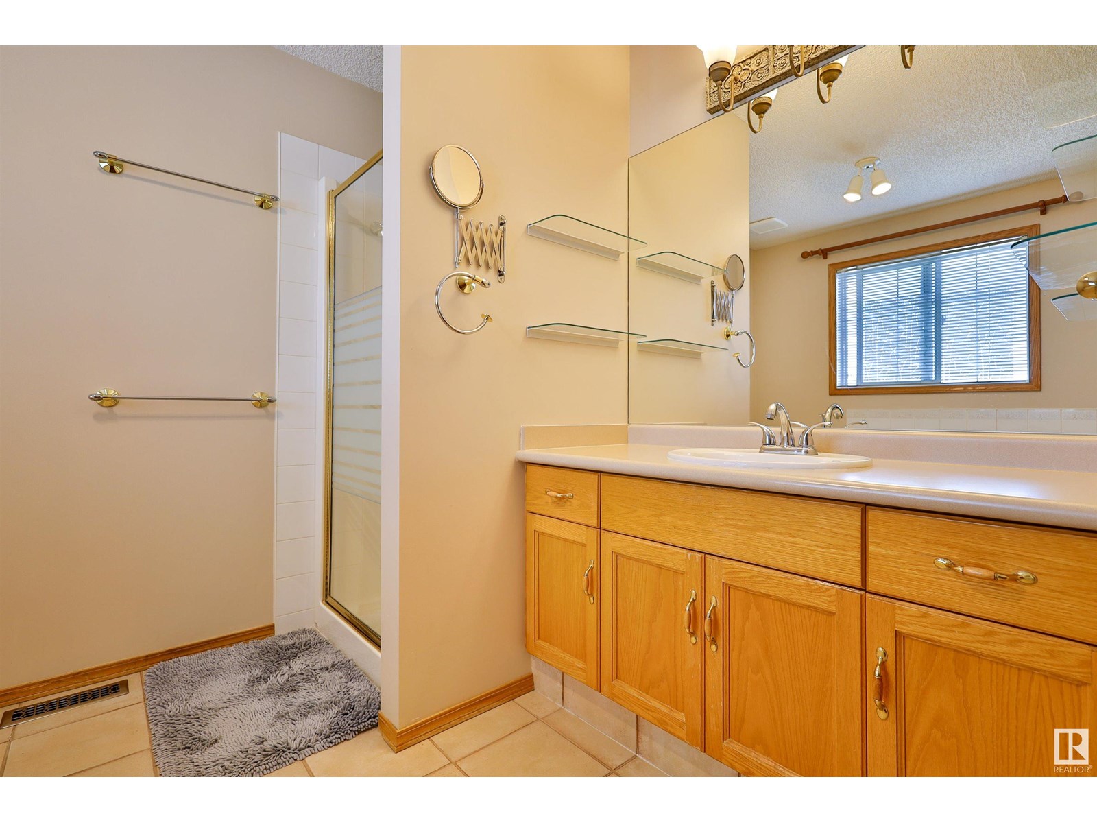 Photo 5 of 125 Dechene Rd Nw, Edmonton AB