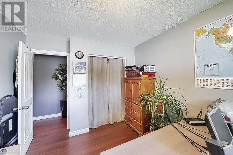 Single Family House Bungalow for Sale in   Avenue NW Huntington Hills Calgary 