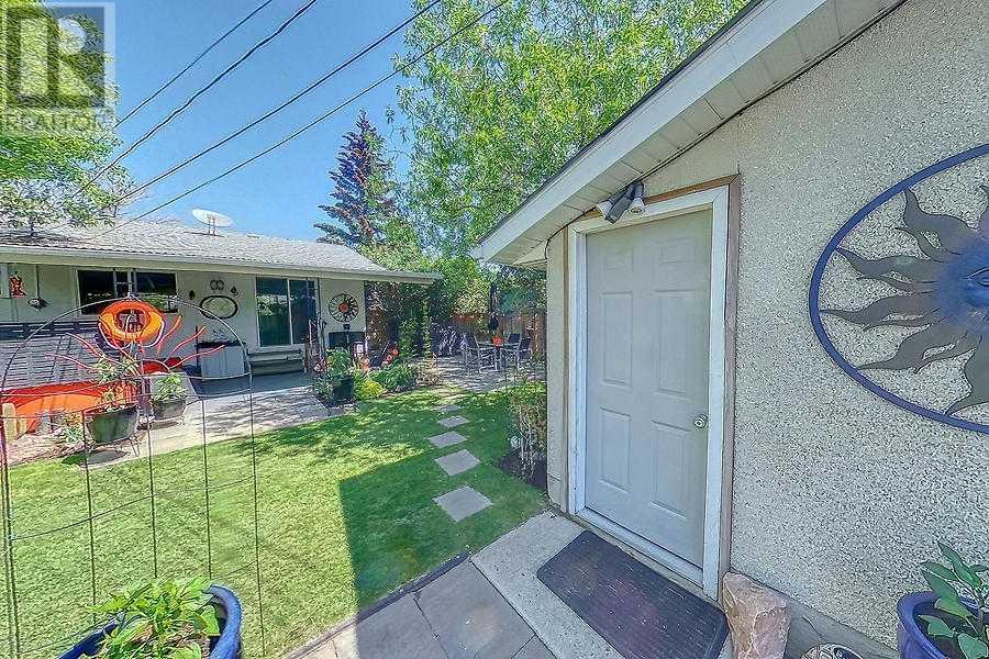 Single Family House Bungalow for Sale in   Avenue NW Huntington Hills Calgary 