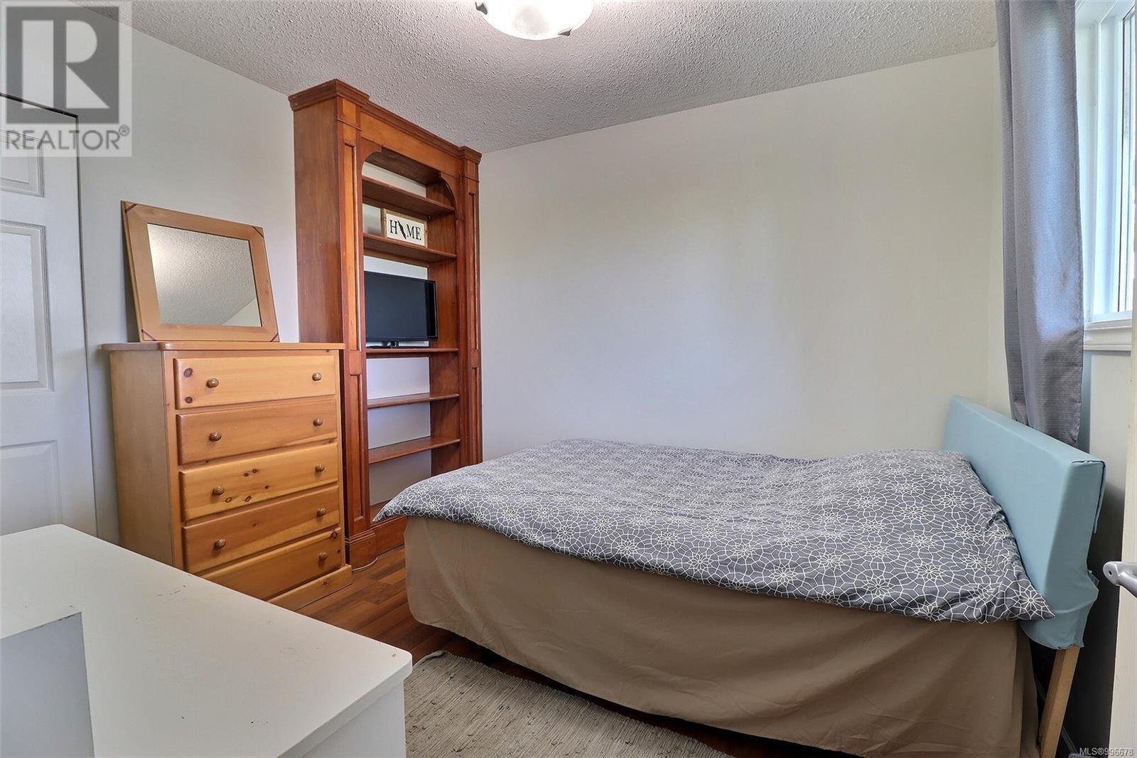 Photo 13 of 1536 Juan De Fuca Blvd, Parksville BC