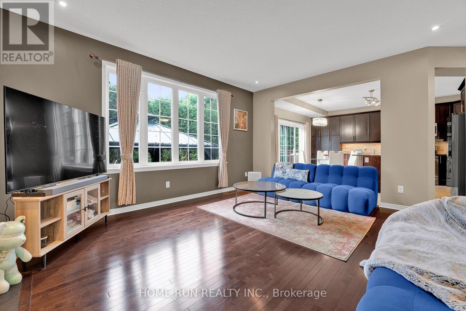 Photo 4 of 343 Eckerson Avenue, Ottawa ON