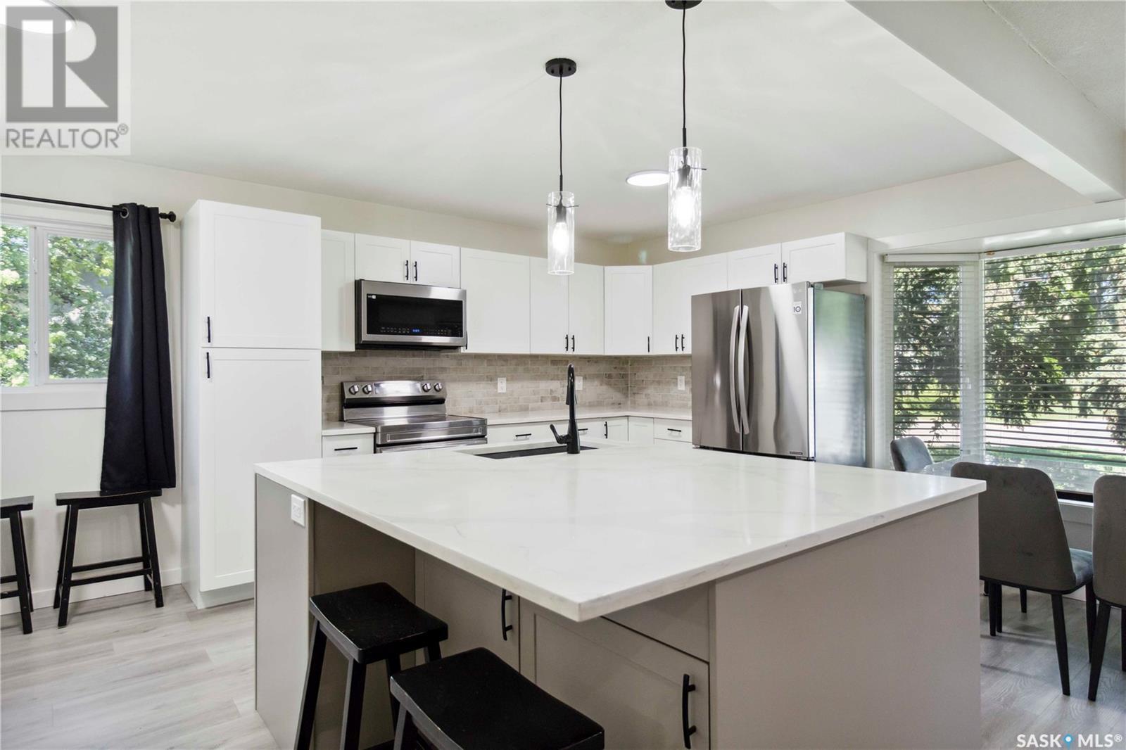 Photo 6 of 2534 Eastview, Saskatoon SK