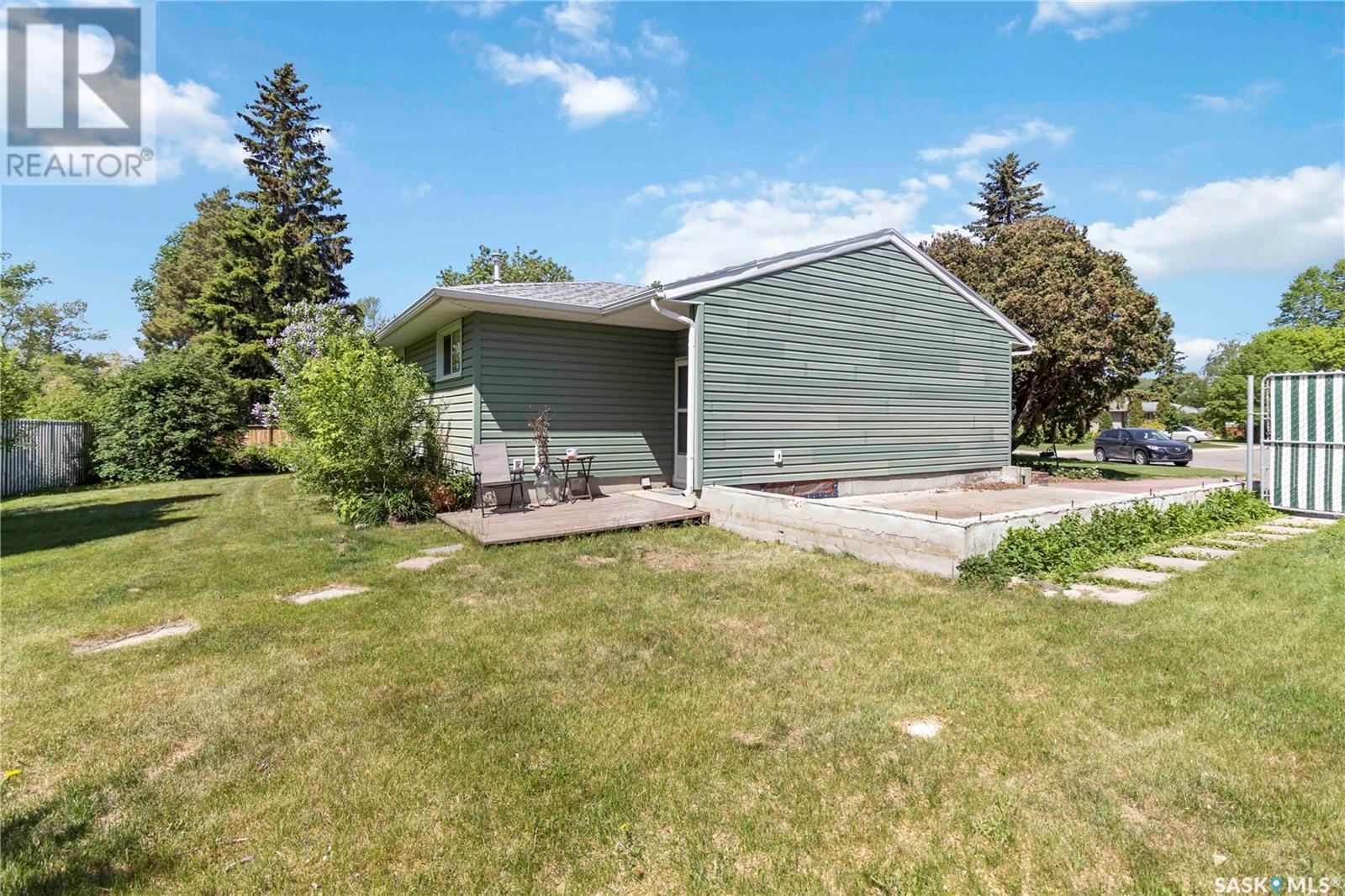 Photo 33 of 2534 Eastview, Saskatoon SK