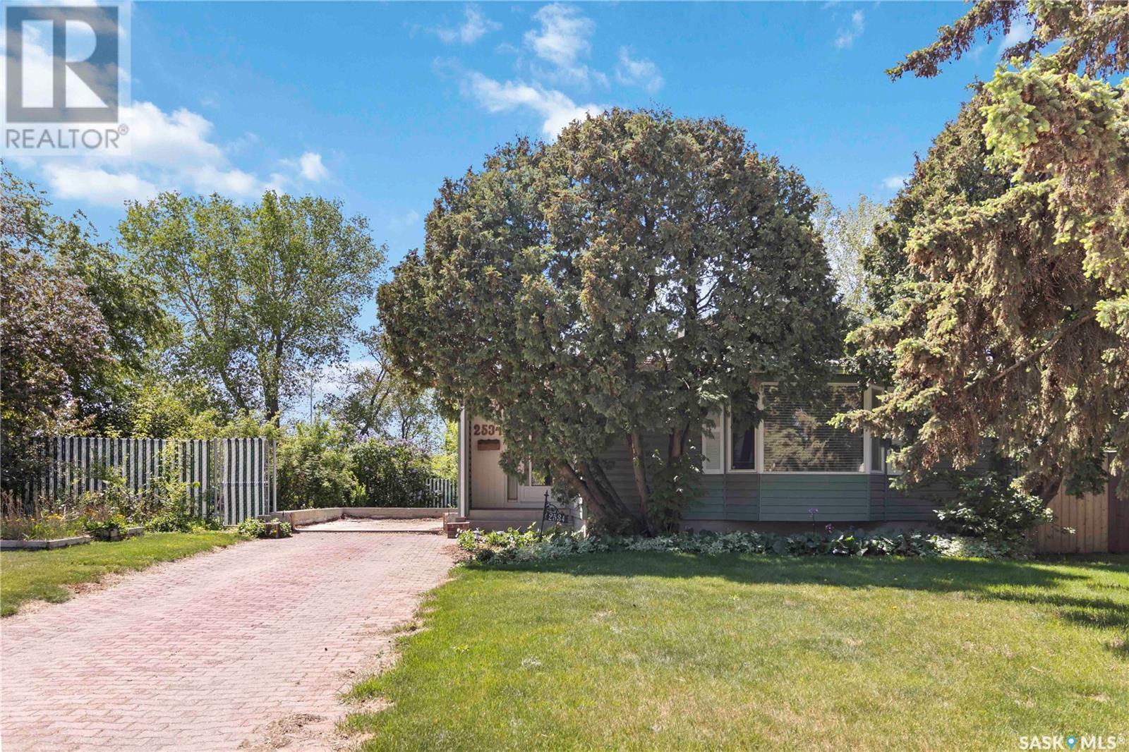 Photo 34 of 2534 Eastview, Saskatoon SK