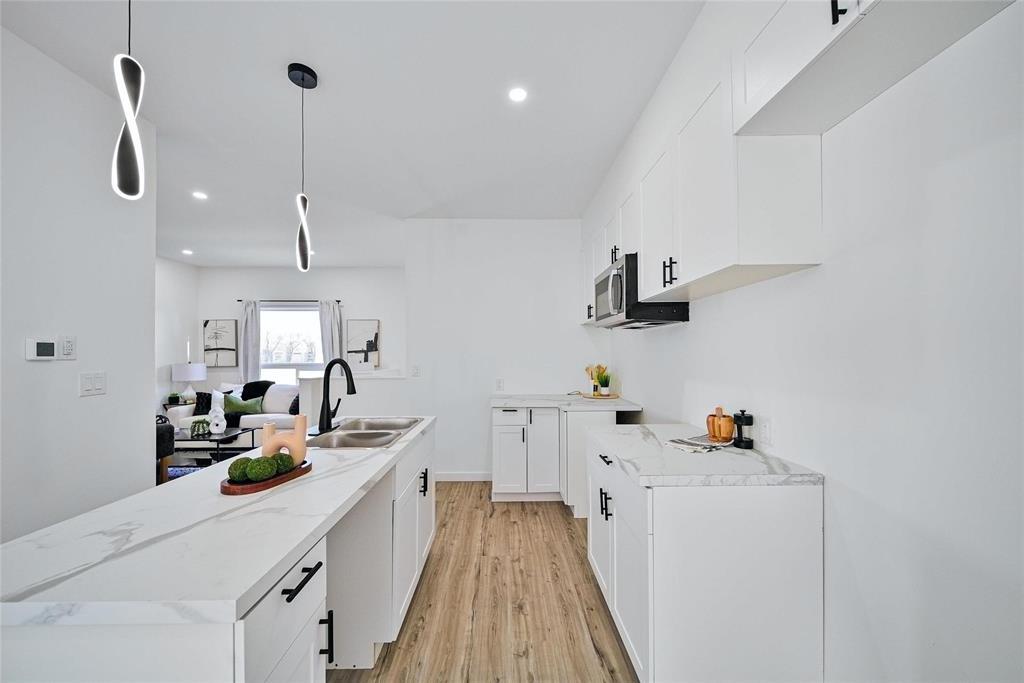 Photo 11 of 572 Ross Avenue, Winnipeg MB