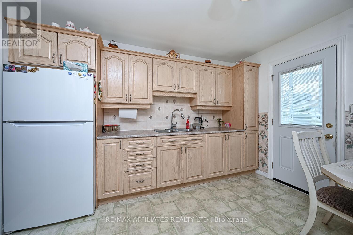 Photo 21 of 5 Ross Street W, Smiths Falls ON