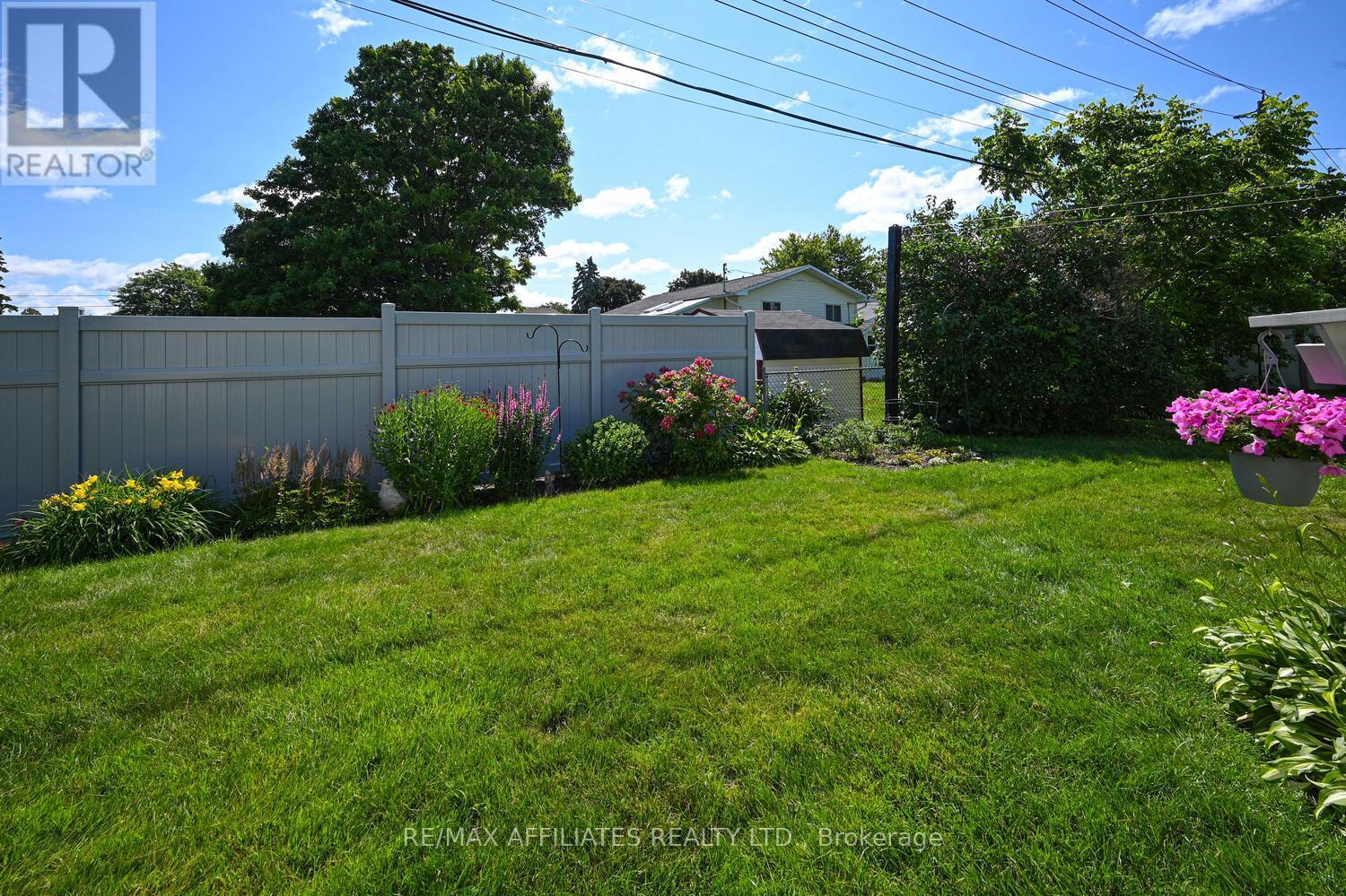 Photo 45 of 5 Ross Street W, Smiths Falls ON