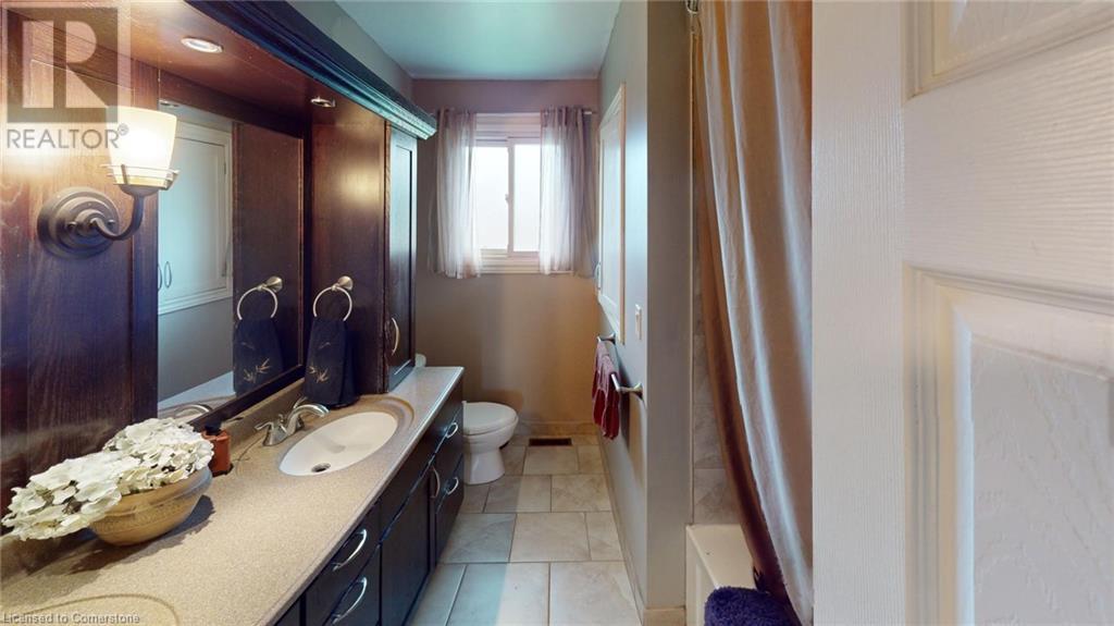 Photo 3 of 978 Ferndale Avenue, Fort Erie ON