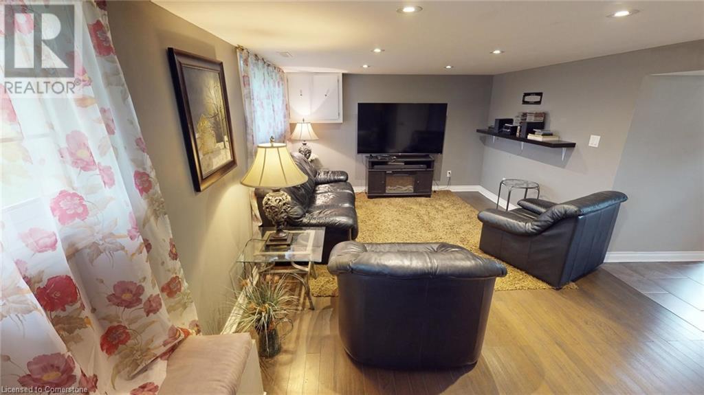 Photo 9 of 978 Ferndale Avenue, Fort Erie ON