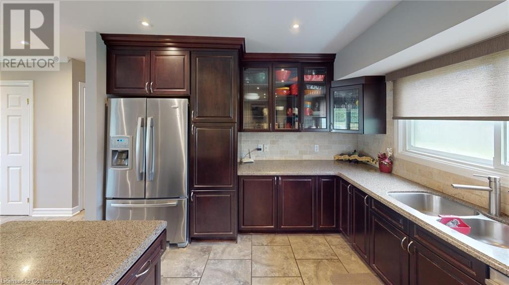 Photo 5 of 978 Ferndale Avenue, Fort Erie ON