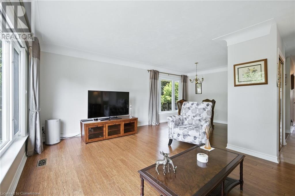 Photo 11 of 509 Rothesay Place, Burlington ON