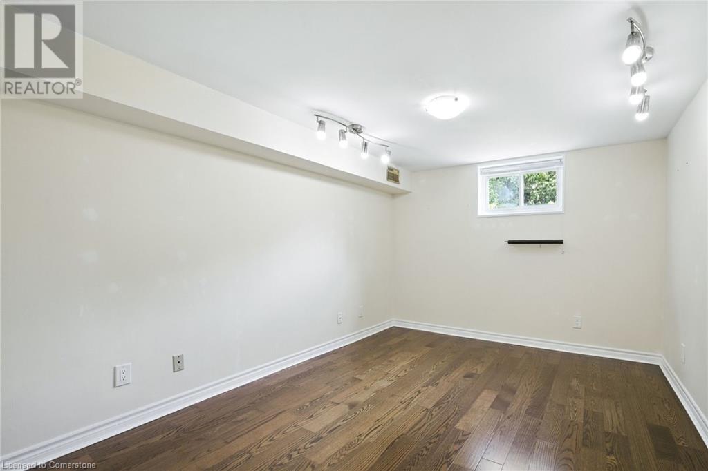 Photo 2 of 509 Rothesay Place, Burlington ON
