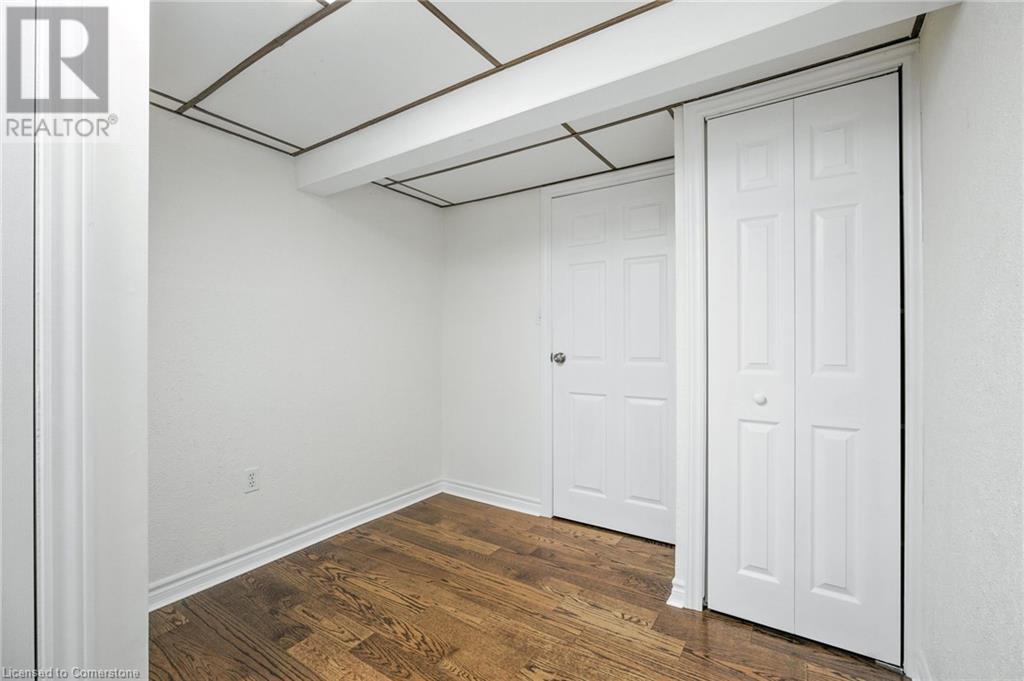 Photo 7 of 509 Rothesay Place, Burlington ON