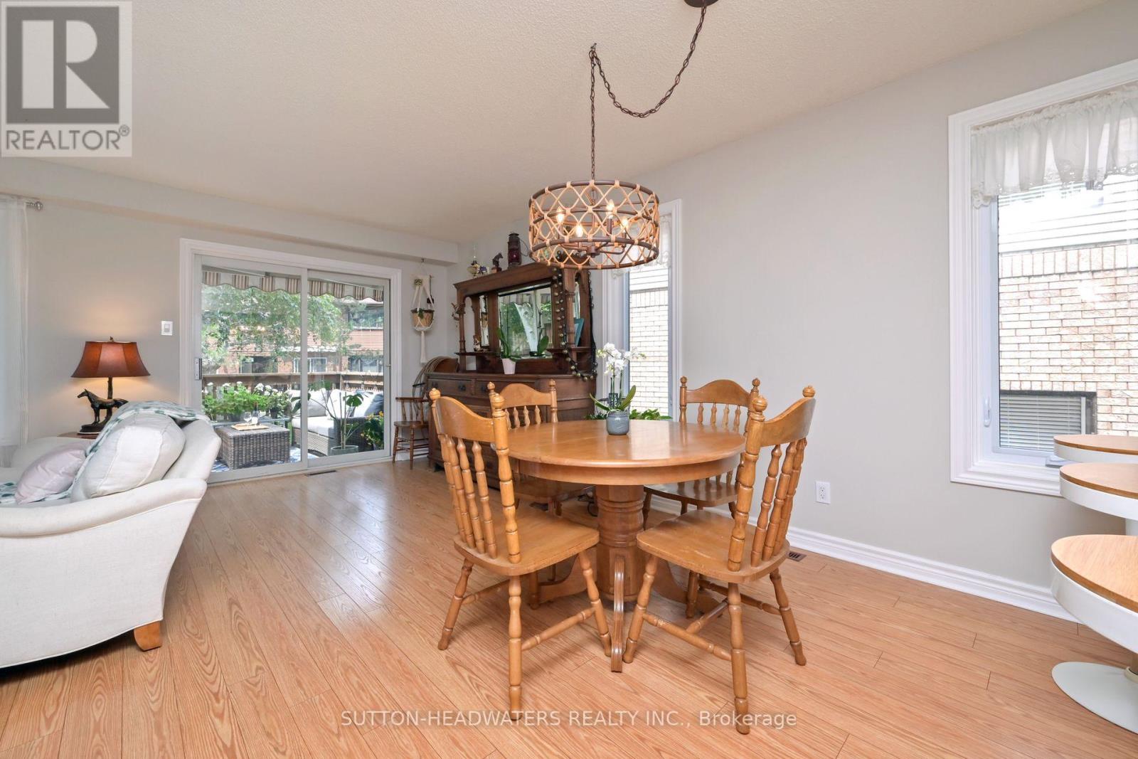 Photo 15 of 29 Parkette Drive, New Tecumseth ON